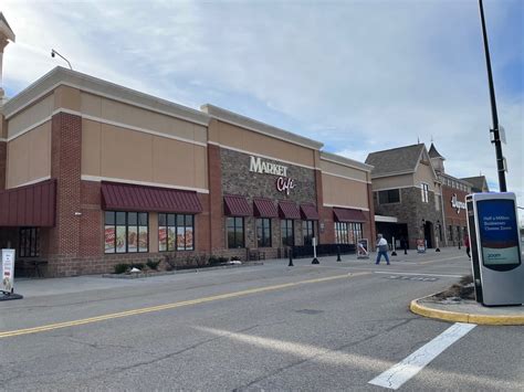 Wegmans alexandria - Sep 16, 2021 · The Carlyle-Alexandria store will be the 14th Wegmans store in Virginia. Wegmans first debuted in Virginia with the opening of a Dulles location in 2004. The latest opening was a store at the ... 